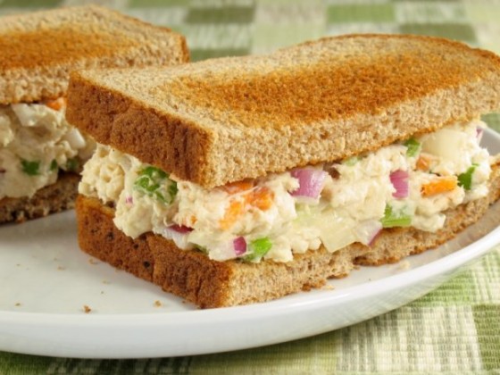 Lunch-ChickenSaladSandwich